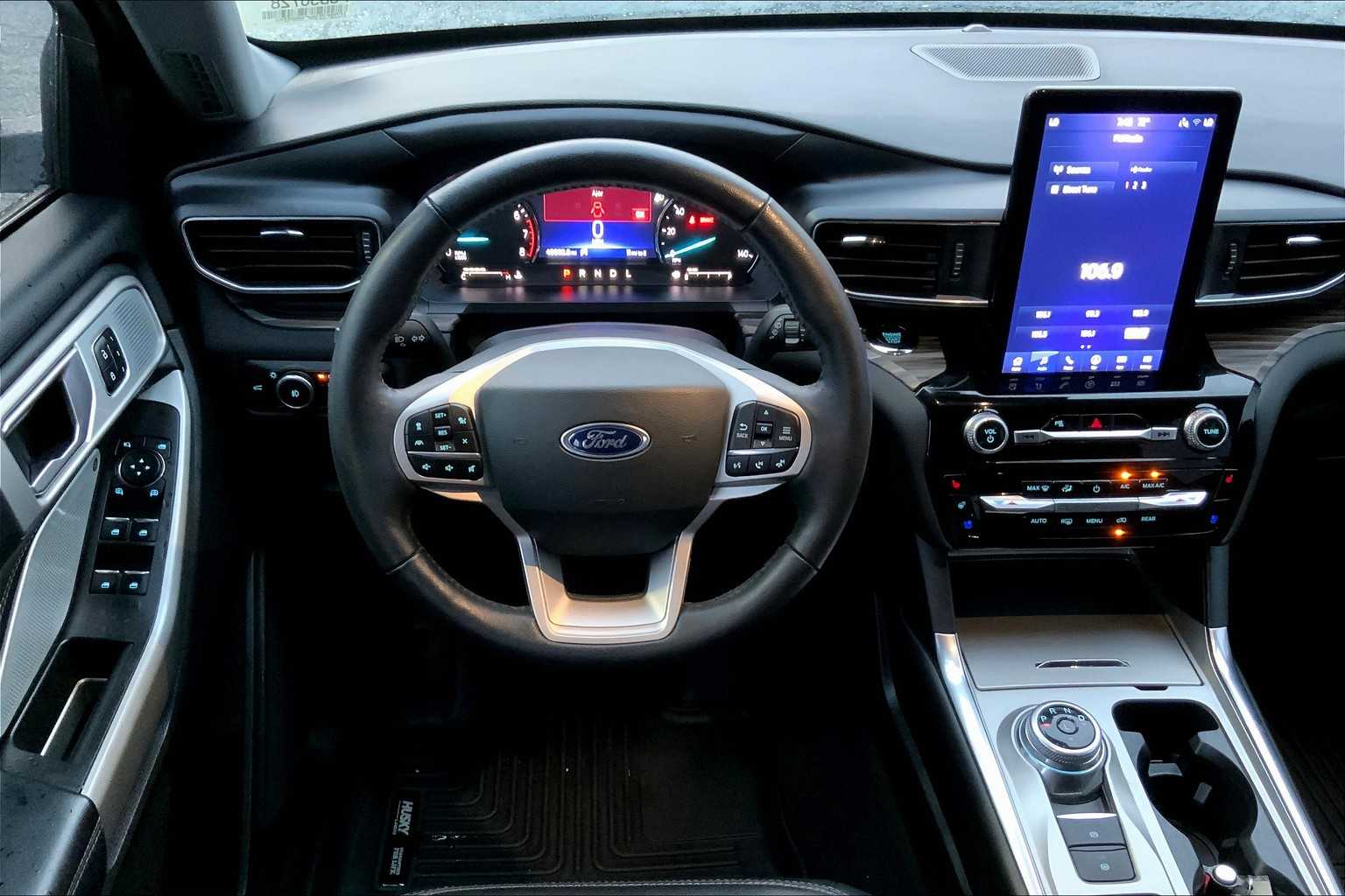 2023 Ford Explorer Limited photo 4