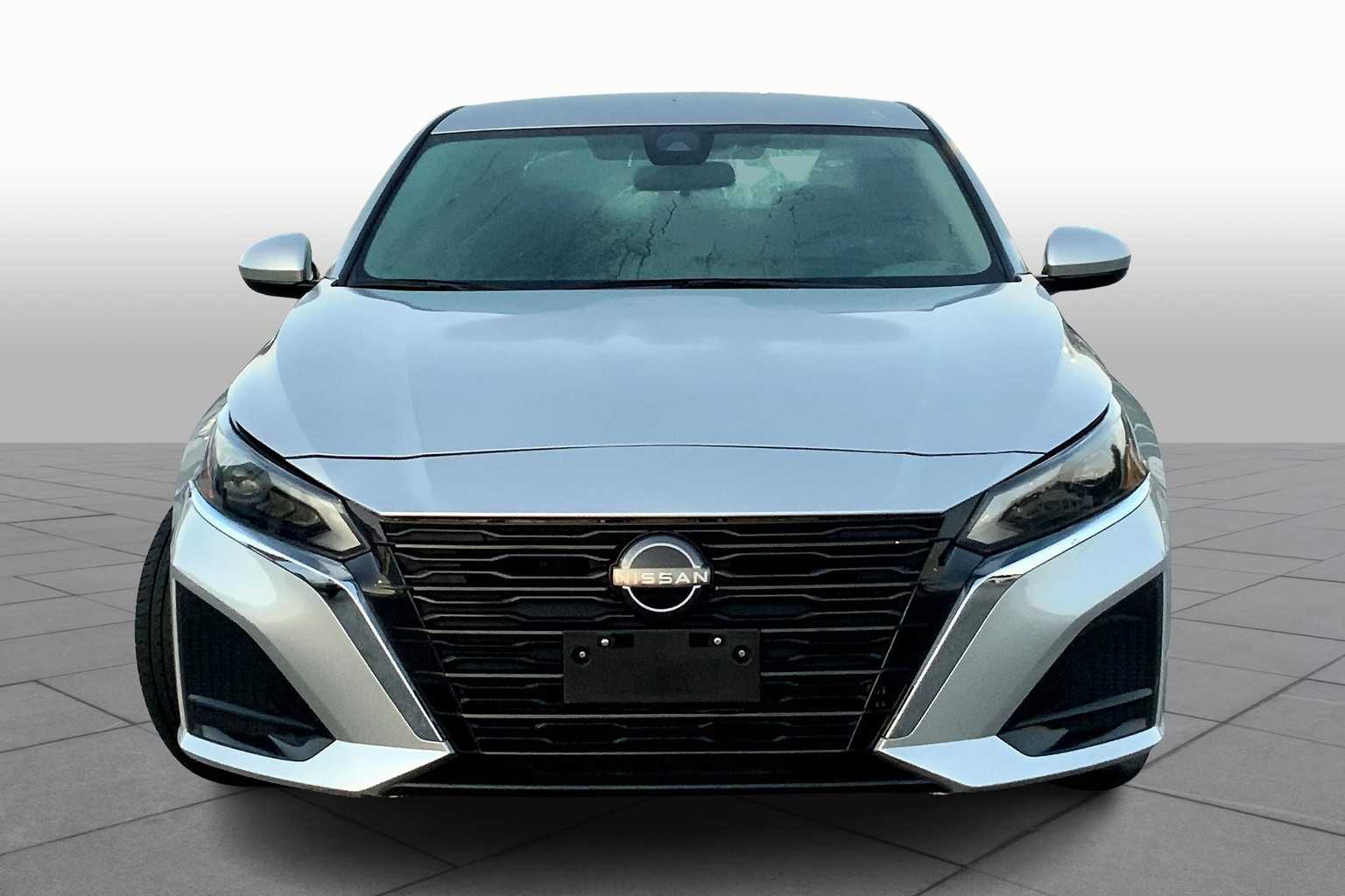 2023 Nissan Altima 2.5 SV photo 2