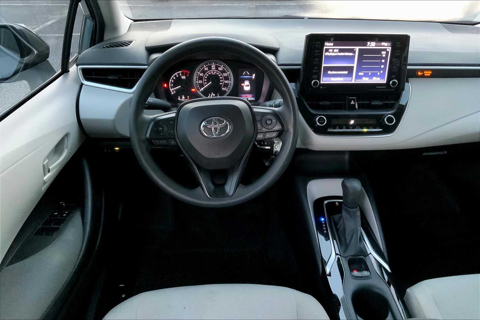 2022 Toyota Corolla LE photo 4