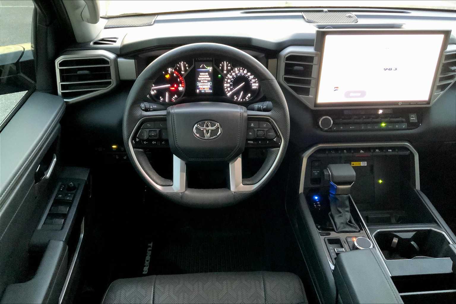 2023 Toyota Tundra Limited photo 4