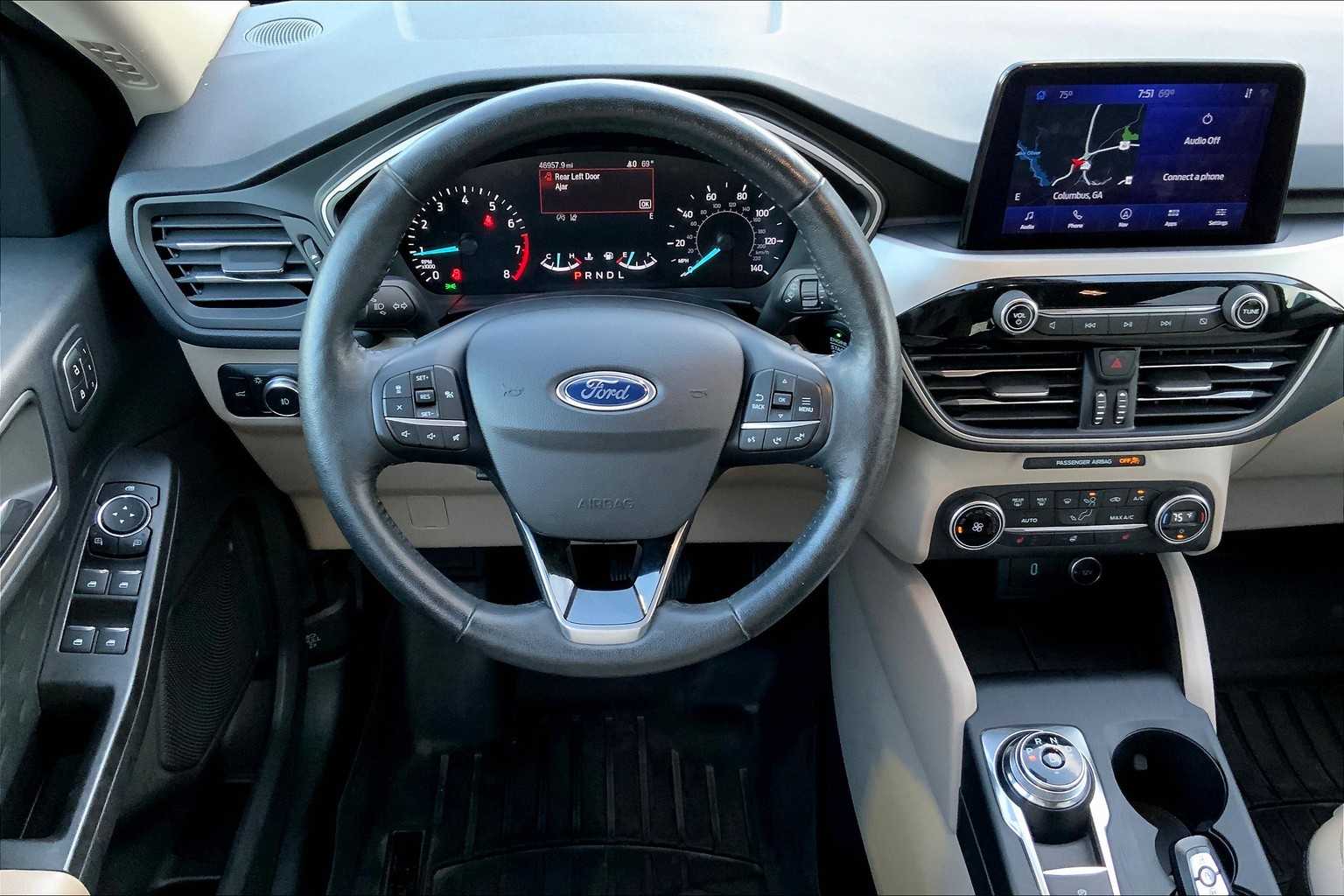 2020 Ford Escape SEL photo 4