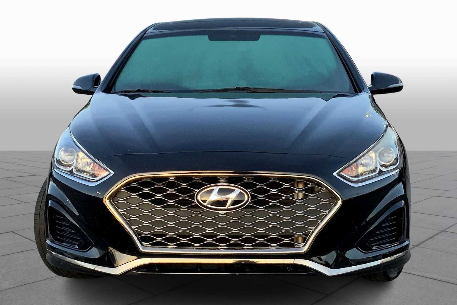 2018 Hyundai Sonata Sport photo 2