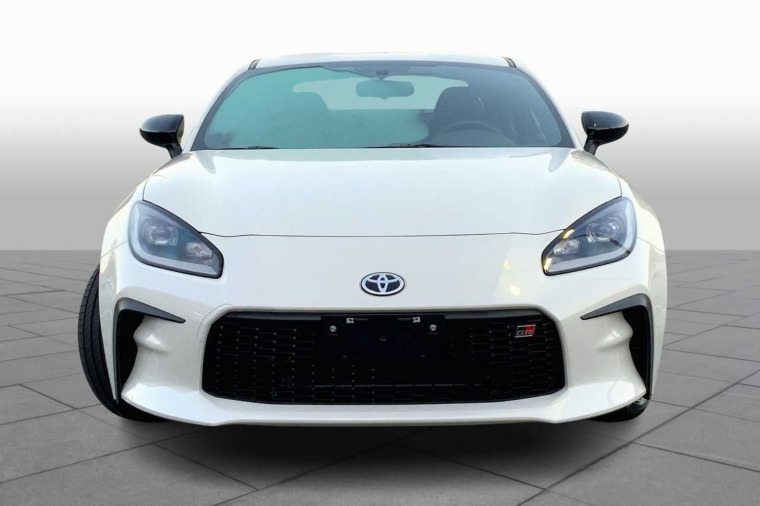 2025 Toyota GR86 photo 3