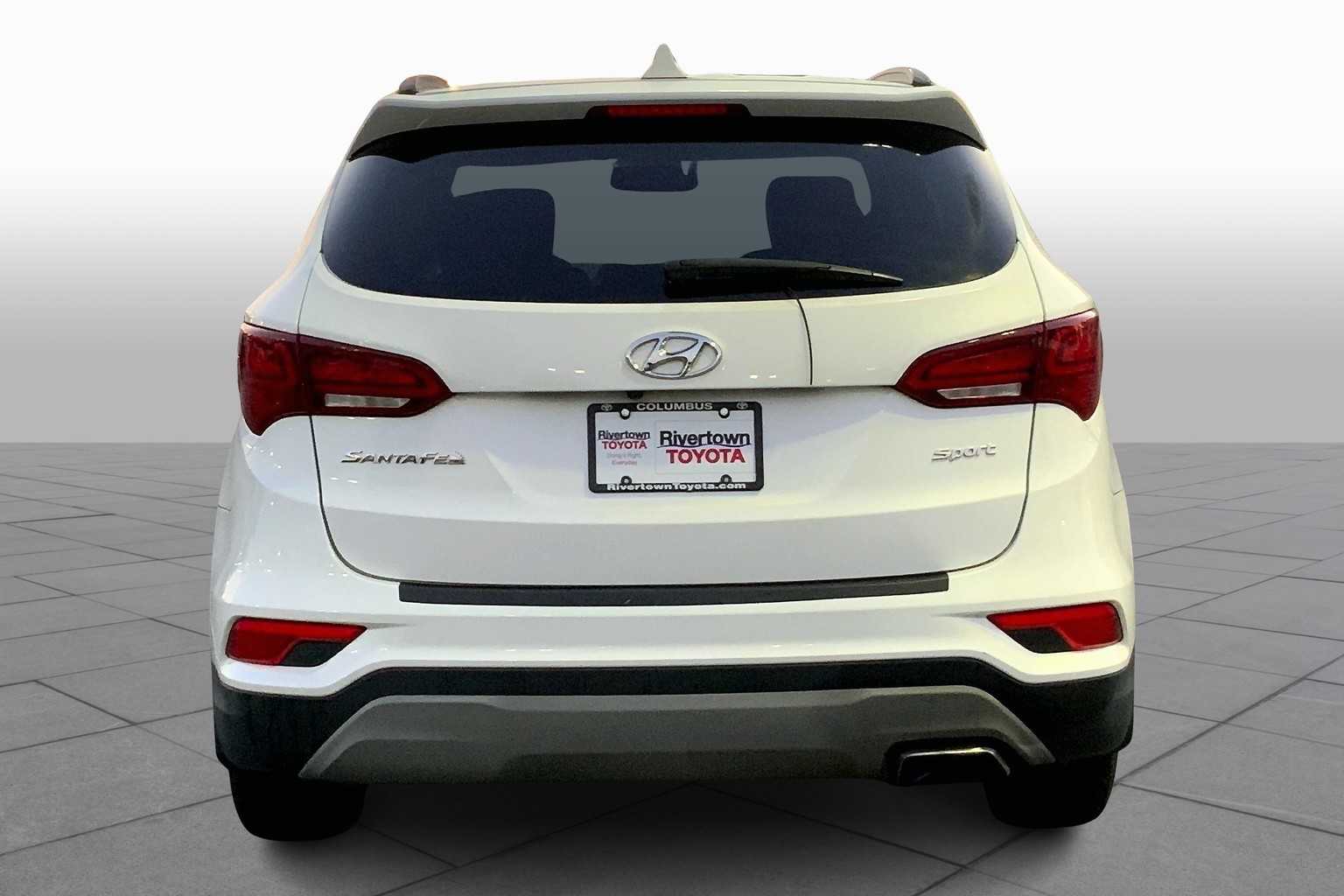 2018 Hyundai Santa Fe Sport photo 2