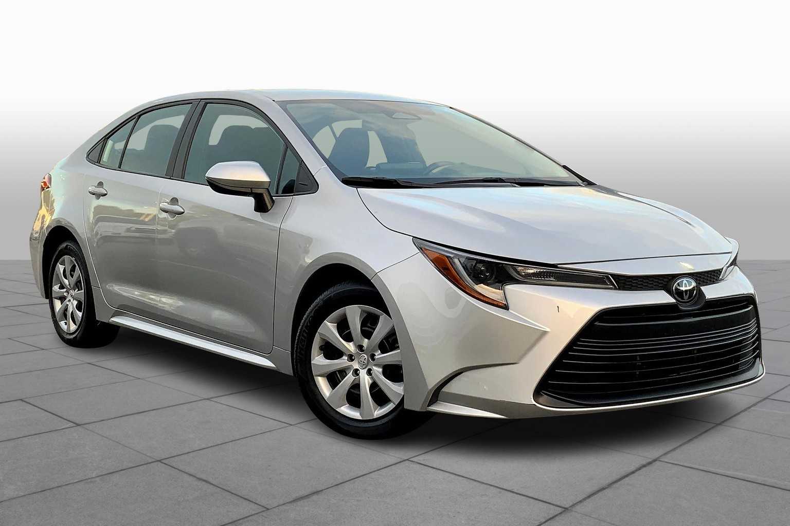 2024 Toyota Corolla LE photo 2
