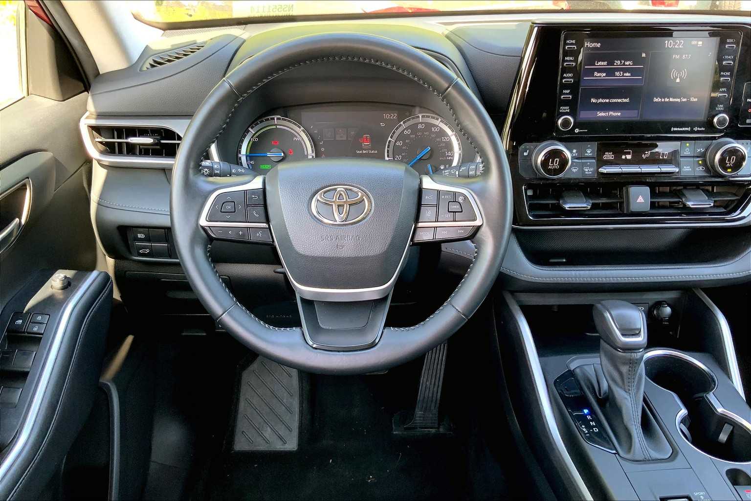 2022 Toyota Highlander Hybrid XLE photo 4
