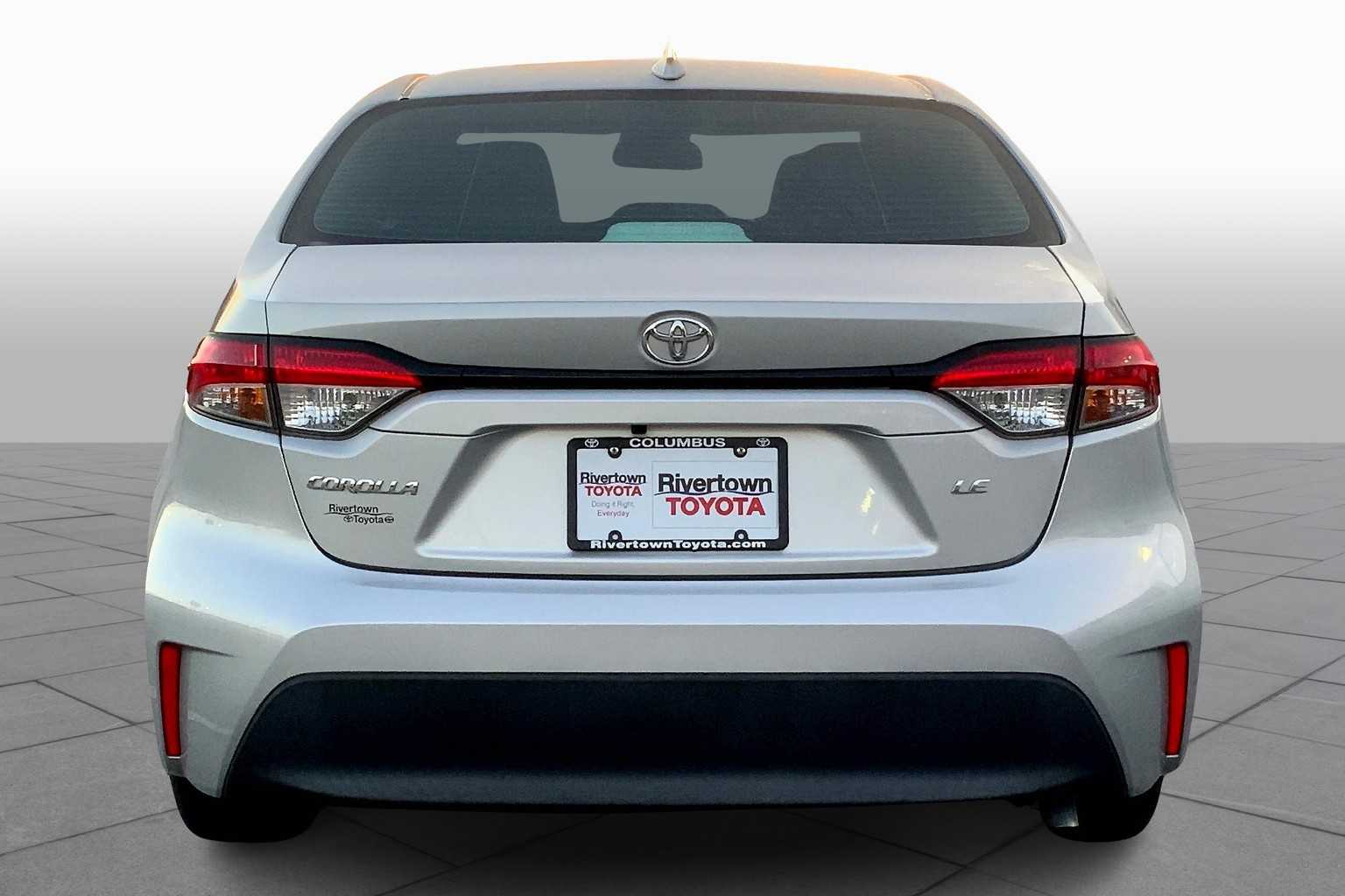 2024 Toyota Corolla LE photo 4