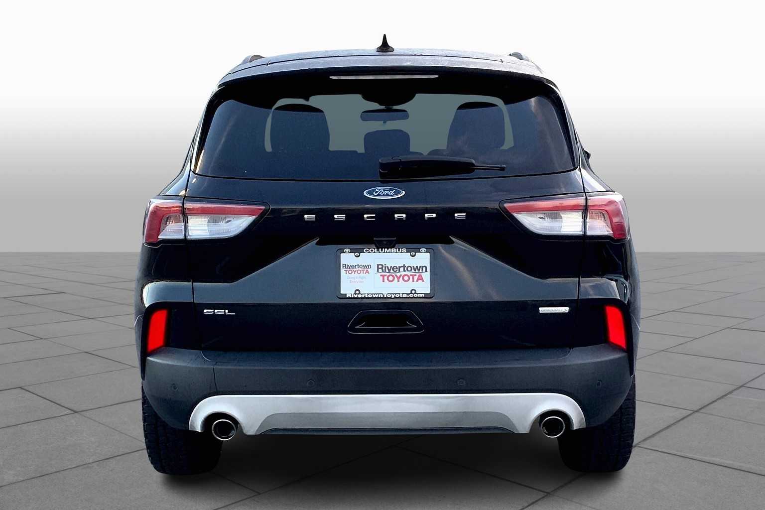 2020 Ford Escape SEL photo 3