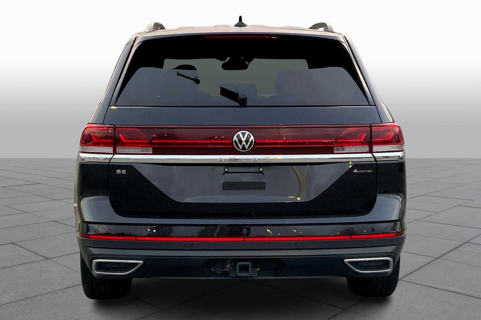 2024 Volkswagen Atlas SE Technology photo 3