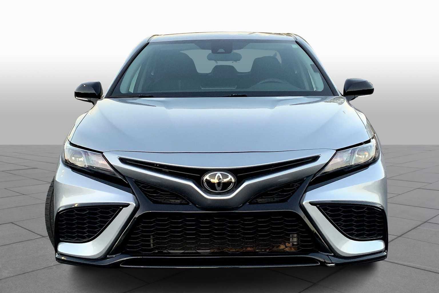 2023 Toyota Camry SE photo 2