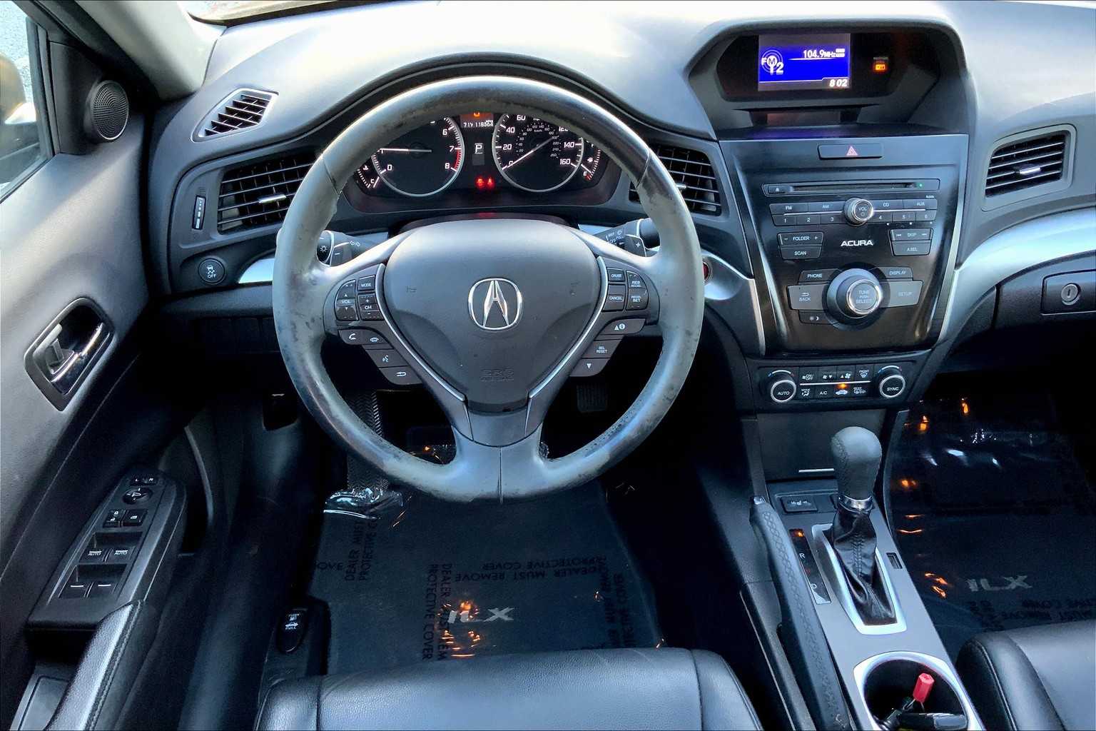 2017 Acura ILX Base photo 4