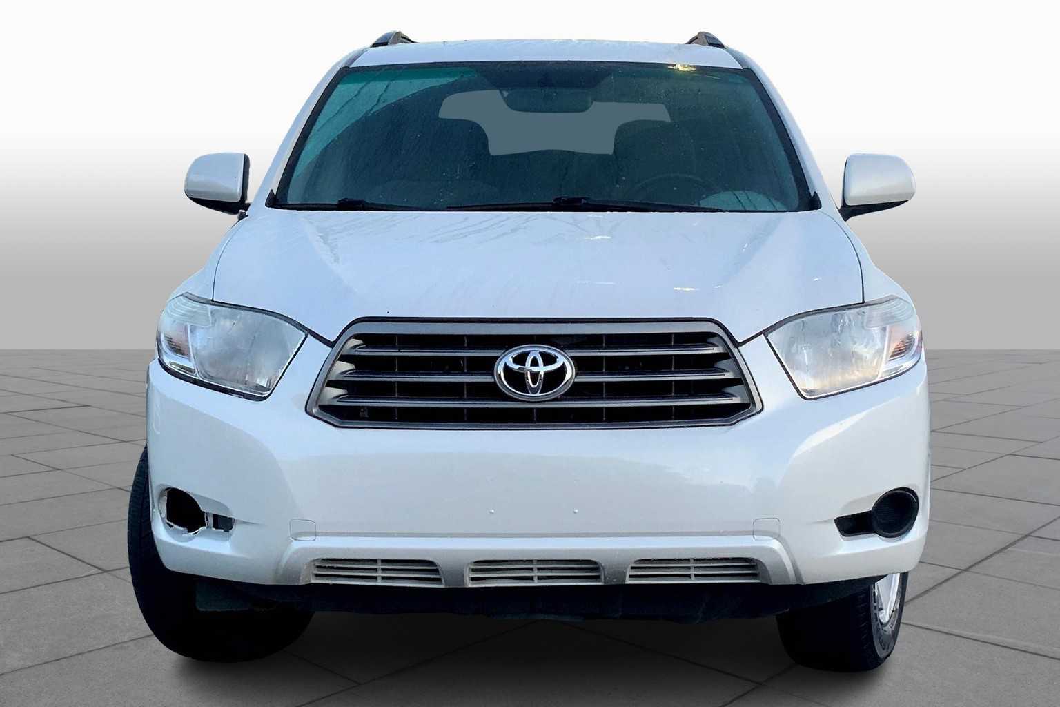 2010 Toyota Highlander Base photo 2