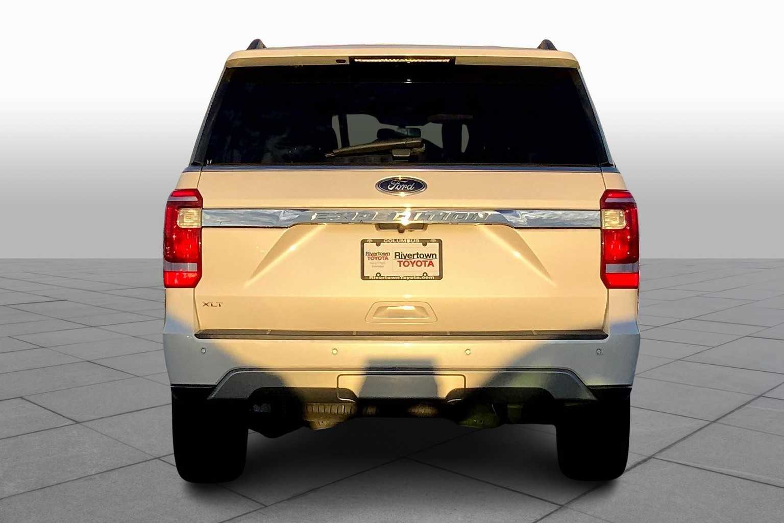 2019 Ford Expedition XLT photo 3