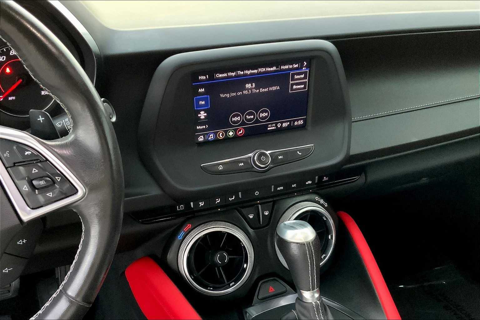 2021 Chevrolet Camaro LT1 photo 4