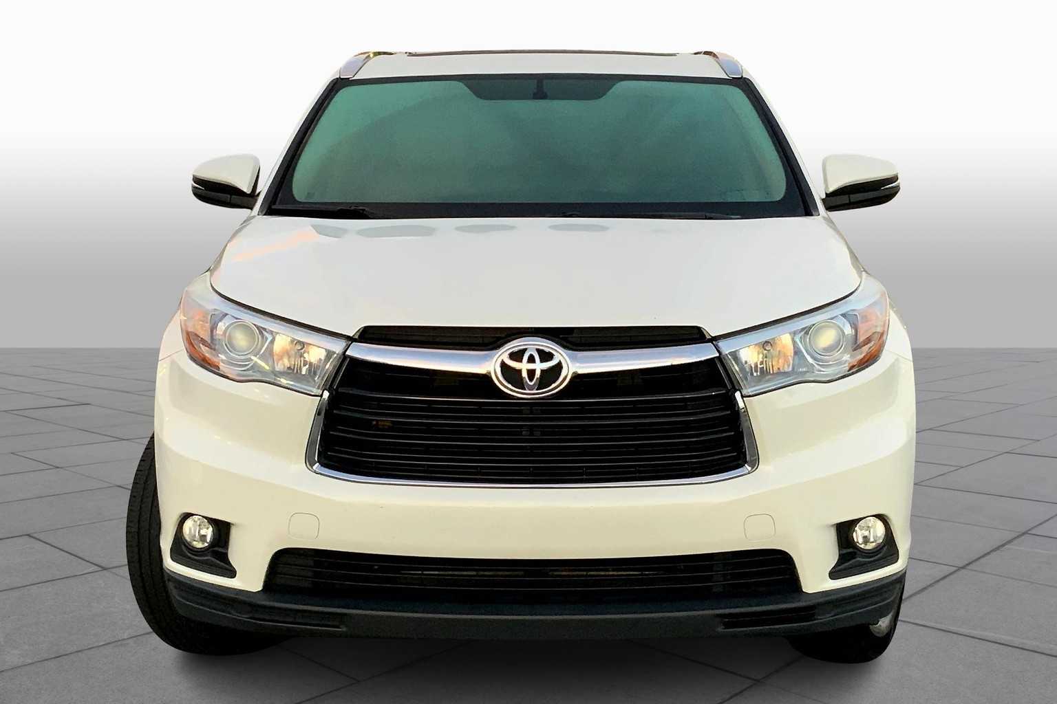 2016 Toyota Highlander XLE photo 2