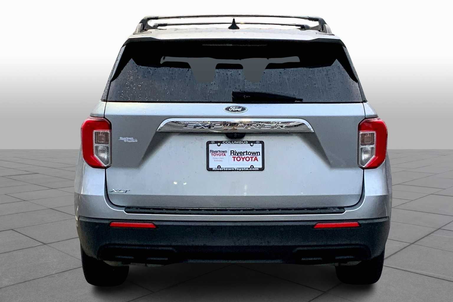 2022 Ford Explorer XLT photo 3