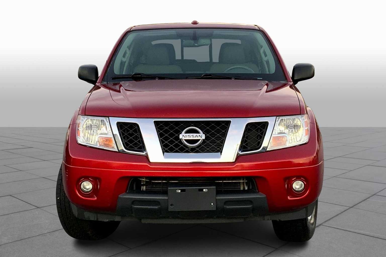 2017 Nissan Frontier SV photo 2