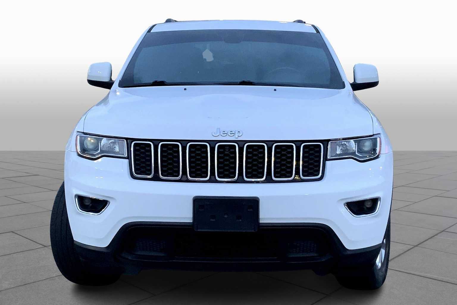 2021 Jeep Grand Cherokee Laredo E photo 2