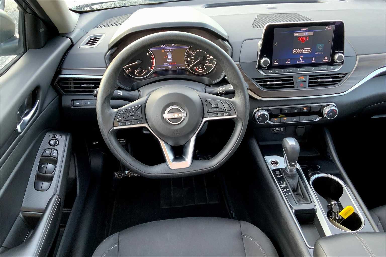 2024 Nissan Altima 2.5 SV photo 4