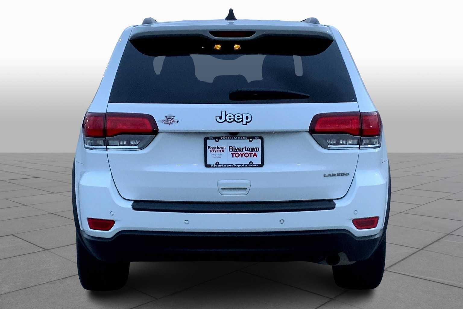 2021 Jeep Grand Cherokee Laredo E photo 3