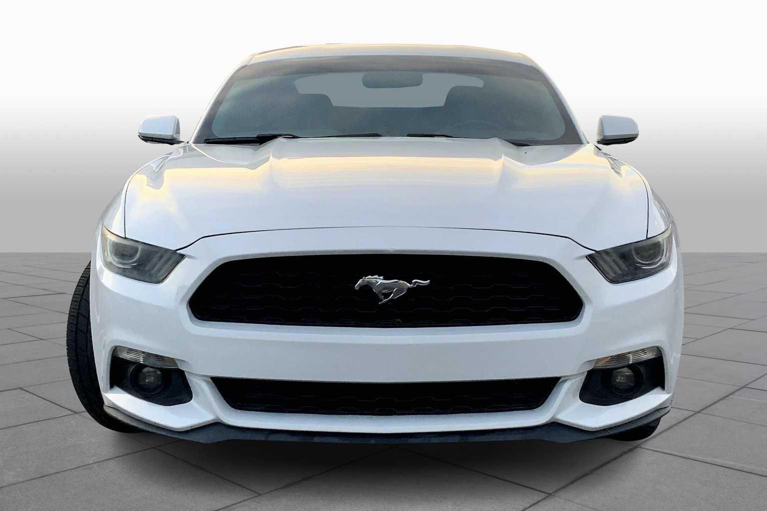 2016 Ford Mustang photo 2