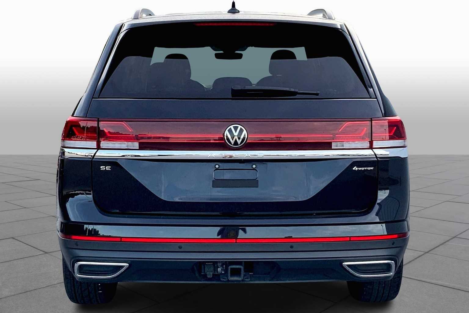 2024 Volkswagen Atlas SE Technology photo 3