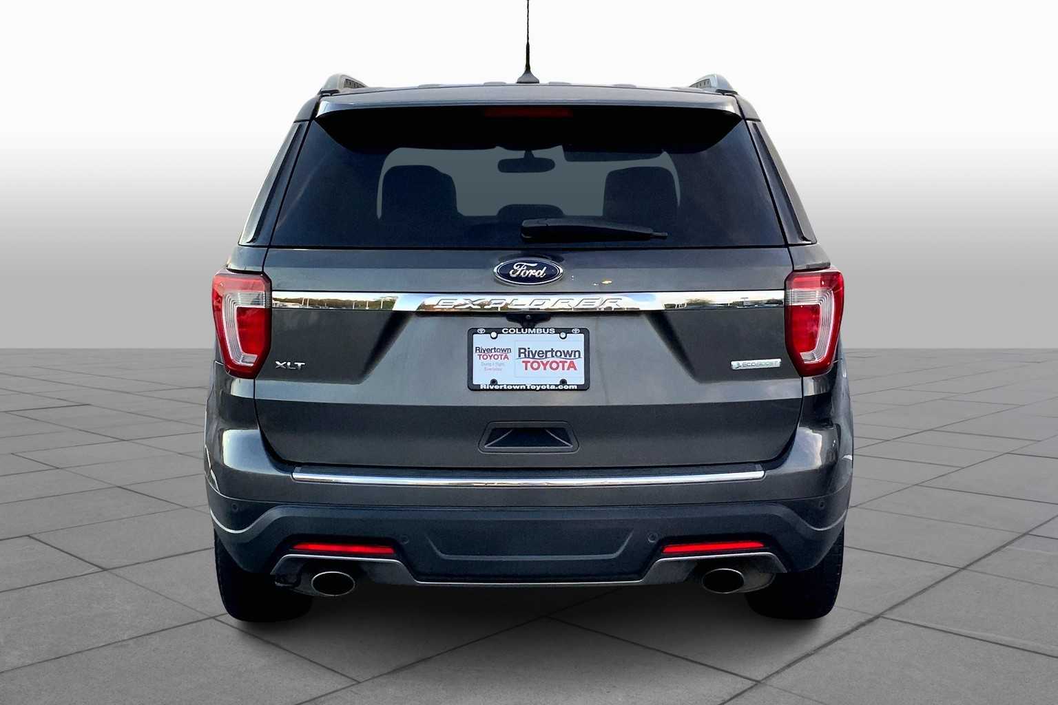 2018 Ford Explorer XLT photo 3