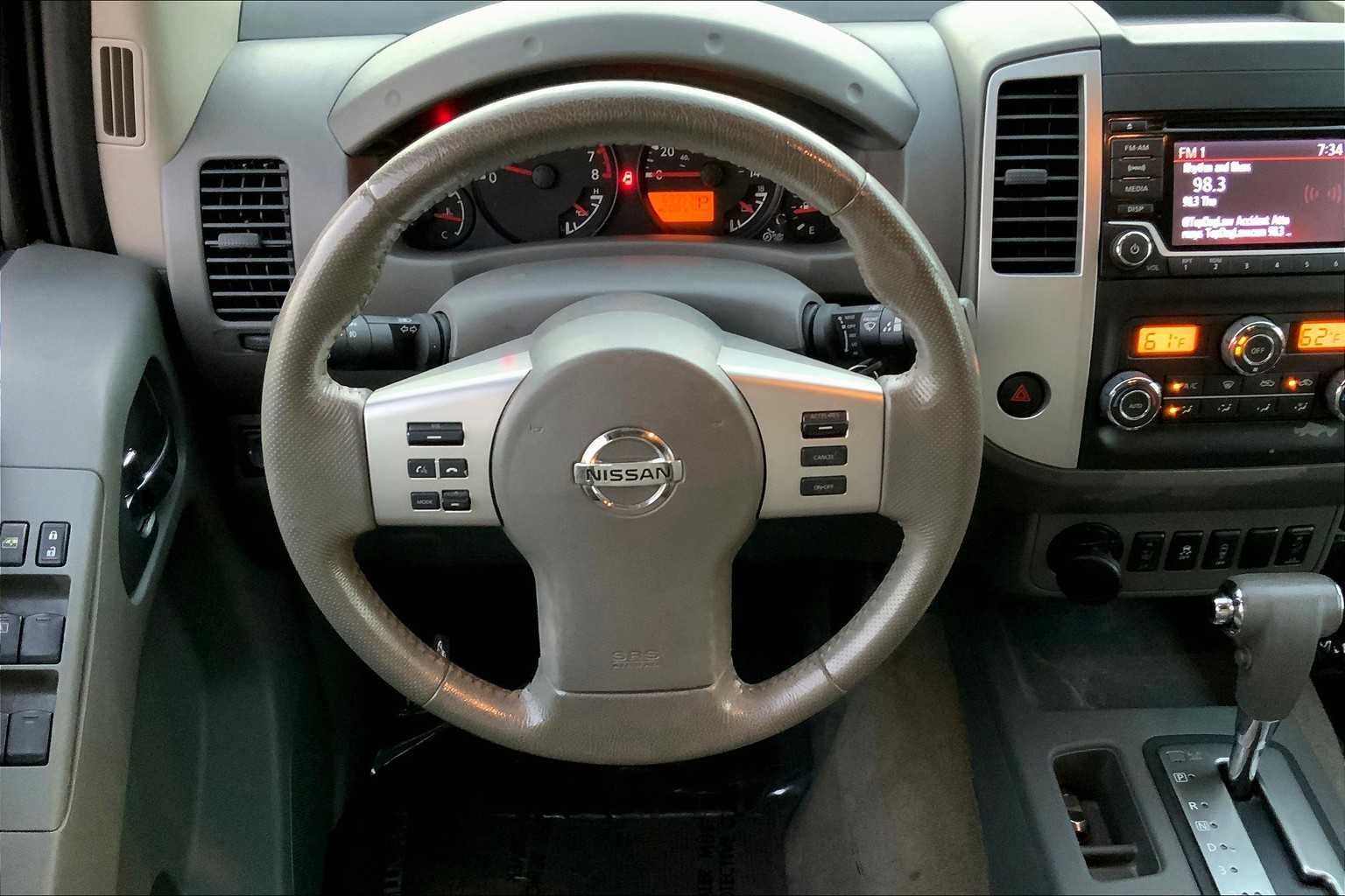 2017 Nissan Frontier SV photo 4