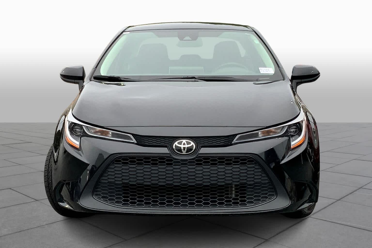 2021 Toyota Corolla LE photo 2