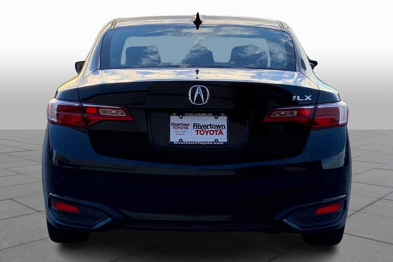 2017 Acura ILX Base photo 3