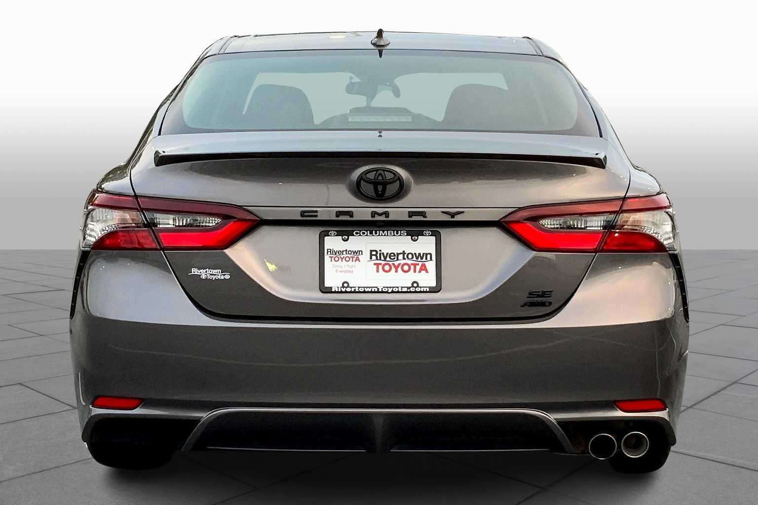 2024 Toyota Camry SE photo 3