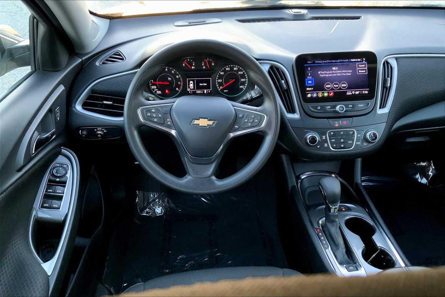 2024 Chevrolet Malibu 1LT photo 4