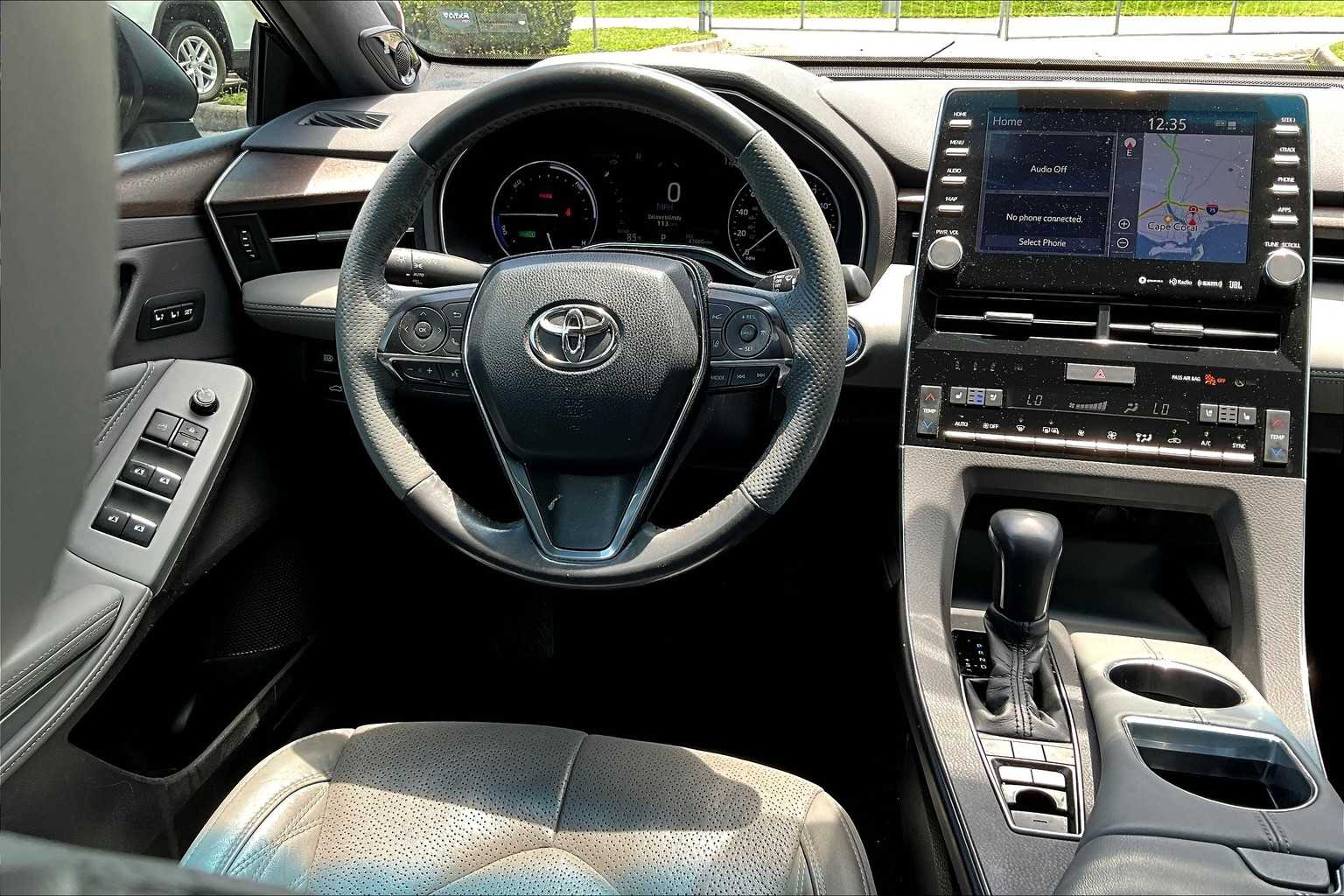 2021 Toyota Avalon Hybrid Limited photo 4