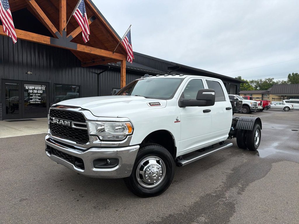 2024 RAM 3500 Chassis Tradesman Crew Cab LB DRW 4WD