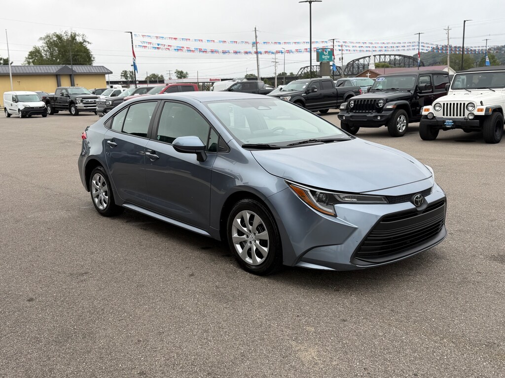 Used 2024 Toyota Corolla LE LE CVT