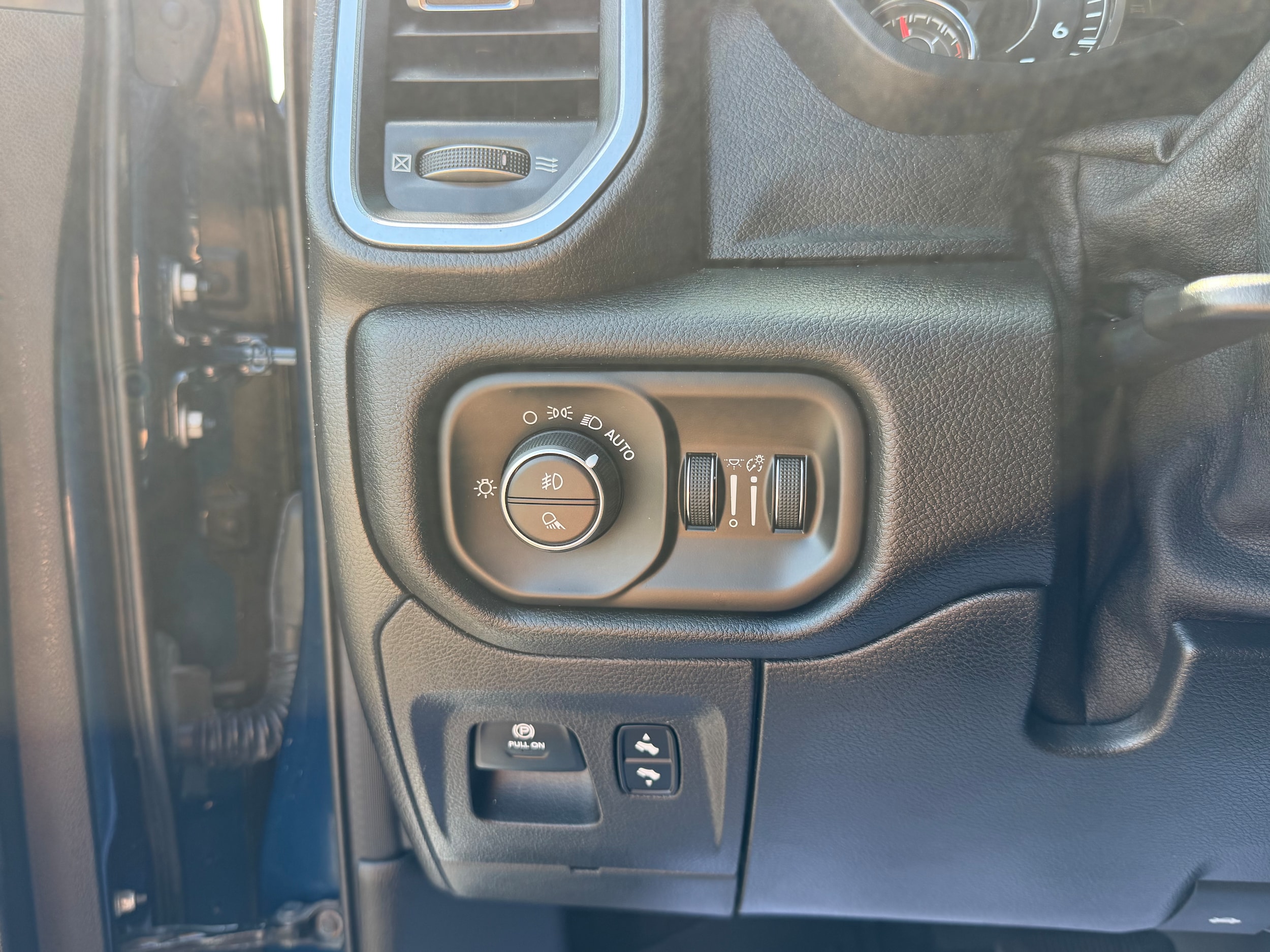 2022 RAM Ram 1500 Pickup Laramie - Photo 13