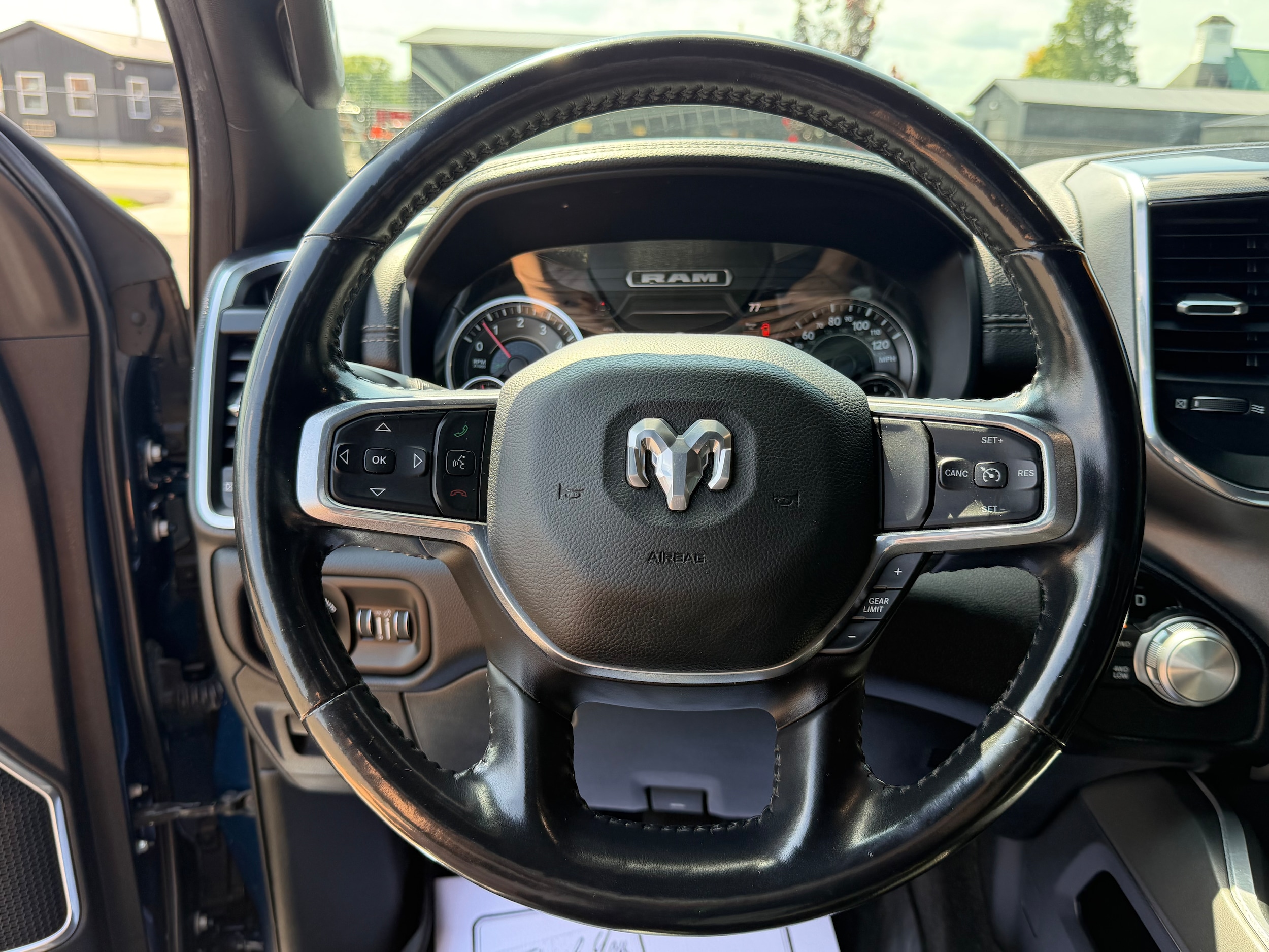 2022 RAM Ram 1500 Pickup Laramie - Photo 10