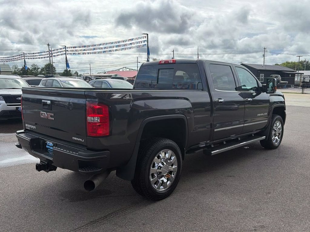 Used 2015 GMC Sierra 2500HD Available Wifi Denali 4WD Crew Cab 153.7 Denali