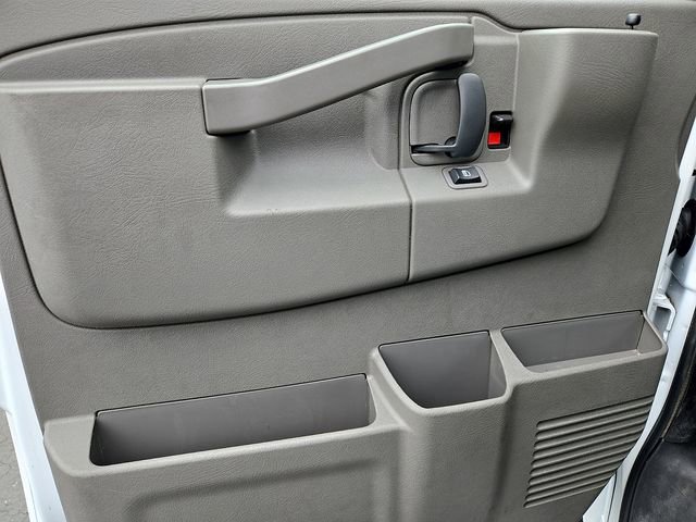 2023 Chevrolet Express Cargo Work Van - Photo 12
