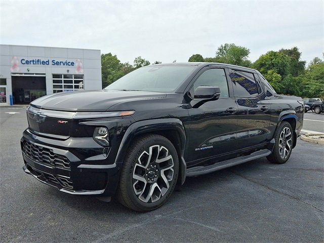 2024 Chevrolet Silverado EV RST photo 2