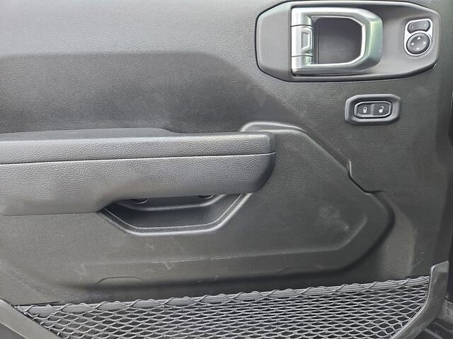 2025 Jeep Wrangler 4-Door Rubicon - Photo 13