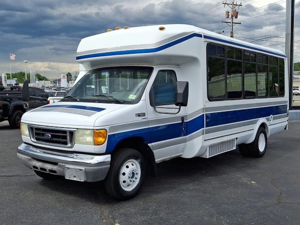 Used 2005 Ford E-450 Cutaway Standard Truck