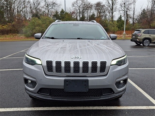 2019 Jeep Cherokee Latitude photo 2