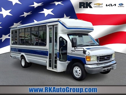 2005 Ford E-450 Cutaway Standard Truck