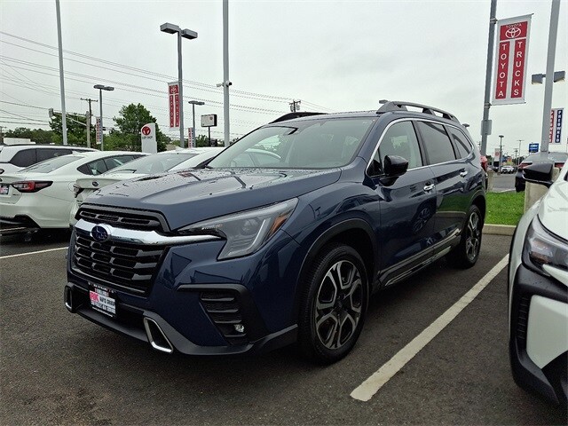 2025 Subaru Ascent Touring photo 3