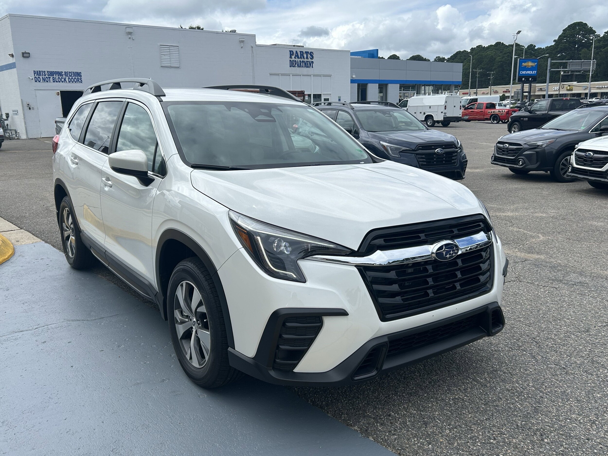 2025 Subaru Ascent Premium photo 2