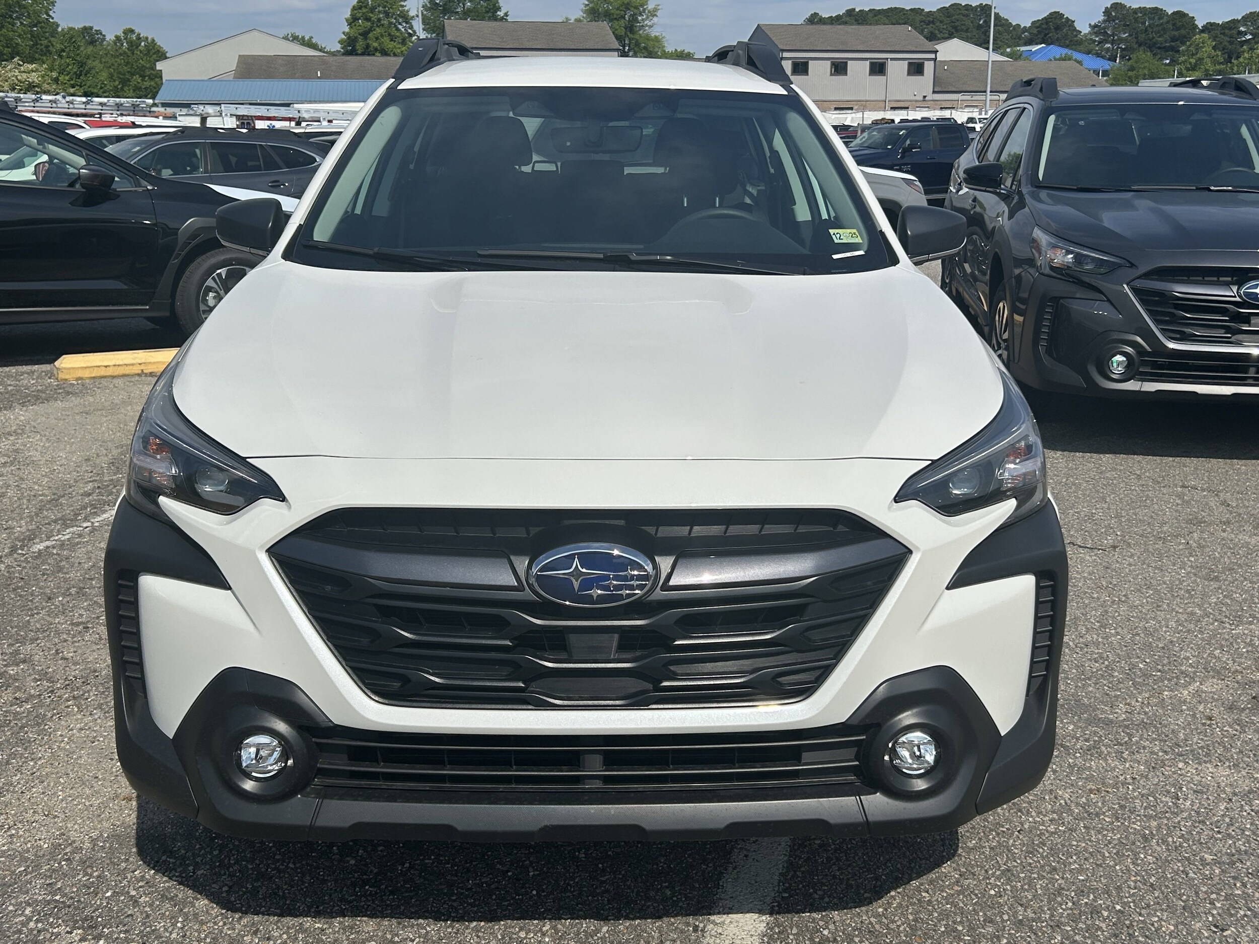 2025 Subaru Outback 2.5i photo 2