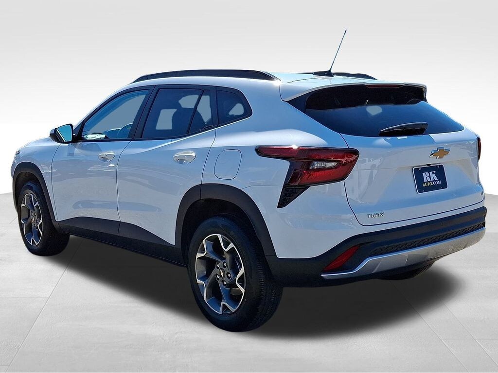 Used 2025 Chevrolet Trax LT SUV