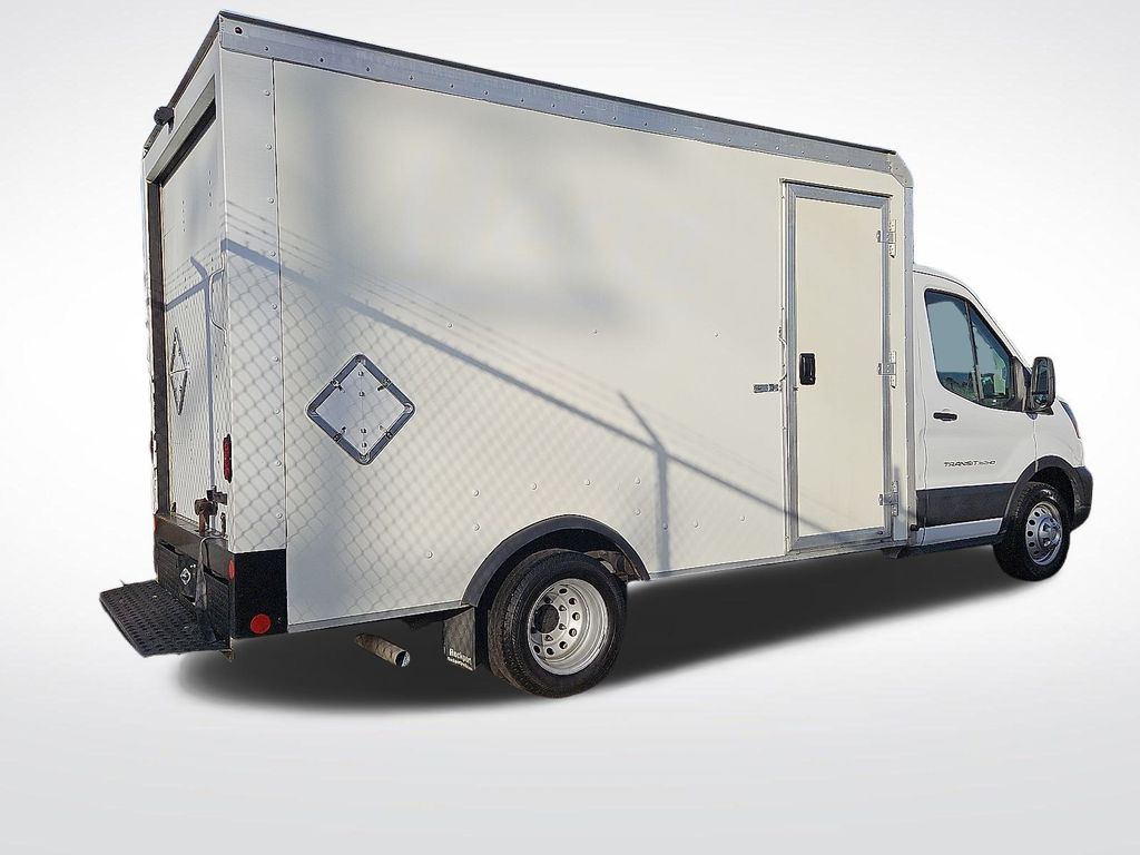 2022 Ford Transit Cutaway photo 3