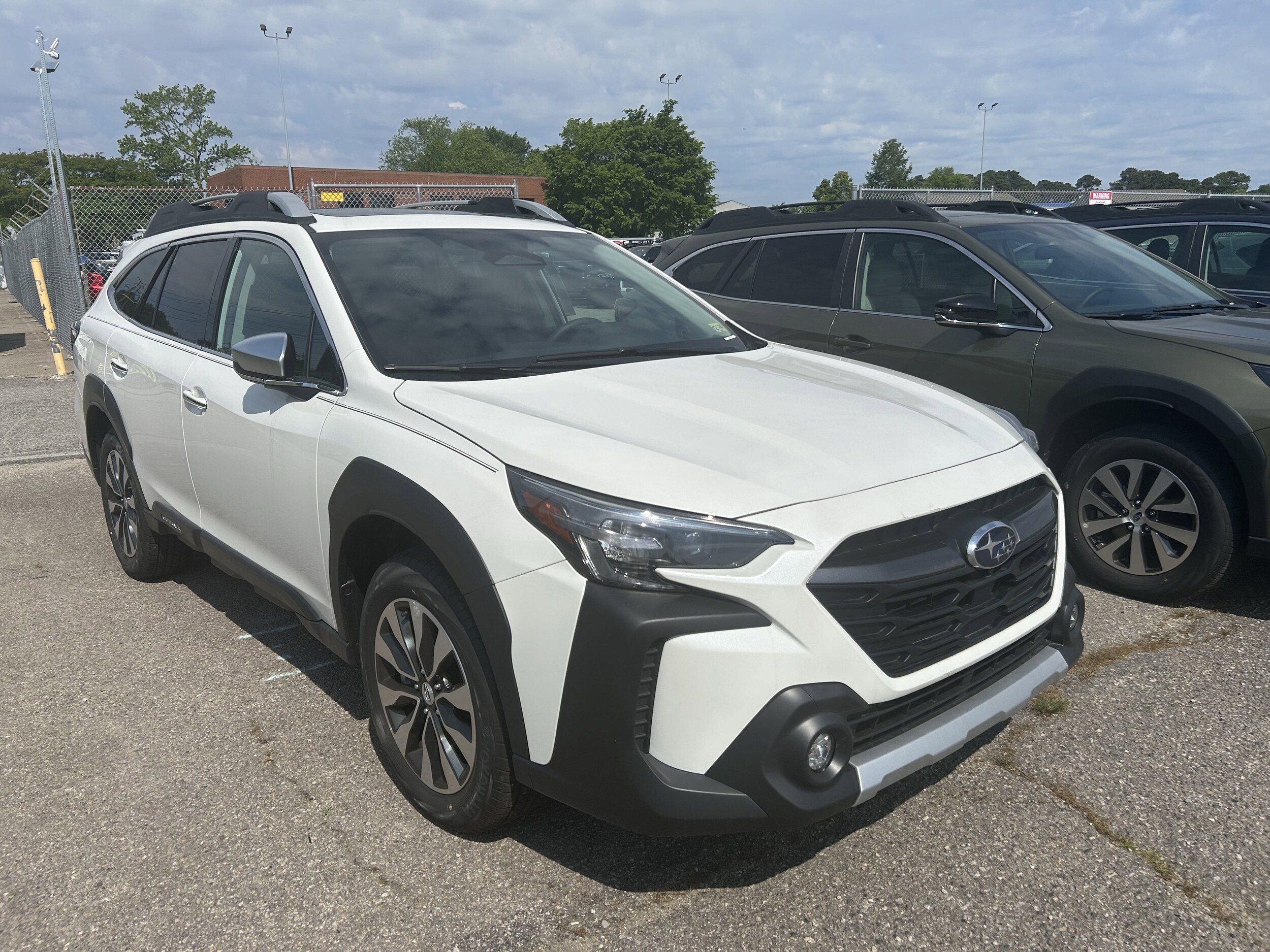 2025 Subaru Outback Touring photo 2